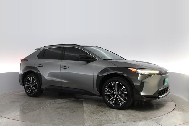 2023 Toyota bZ4X — photo 7 of 24
