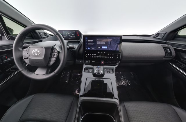 2023 Toyota bZ4X — photo 16 of 24