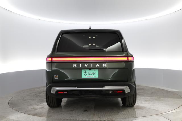 2023 Rivian R1S — photo 8 of 28