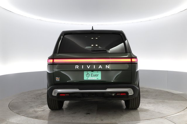 2023 Rivian R1S — photo 8 of 28
