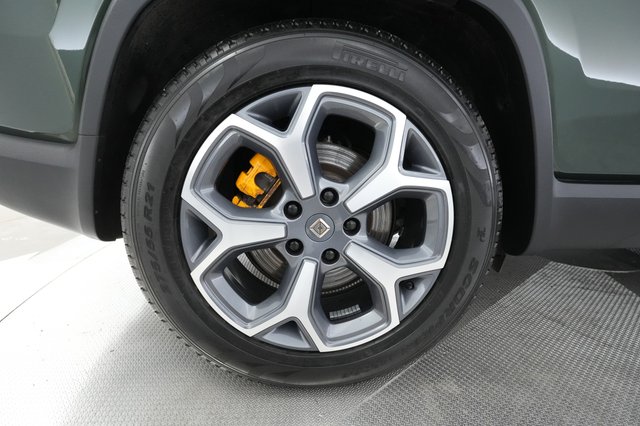 2023 Rivian R1S — photo 14 of 28