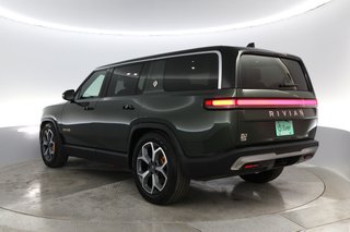 2023 Rivian R1S — photo 9 of 28