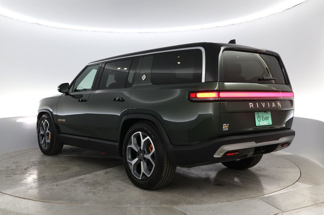 2023 Rivian R1S — photo 9 of 28