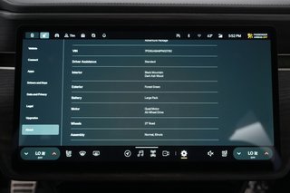 2023 Rivian R1S — photo 18 of 28