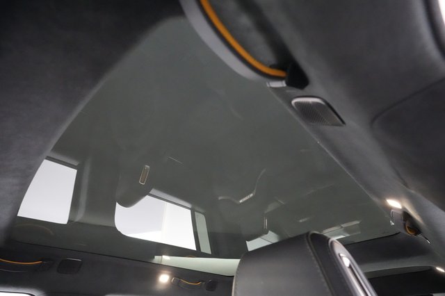 2023 Rivian R1S — photo 19 of 28