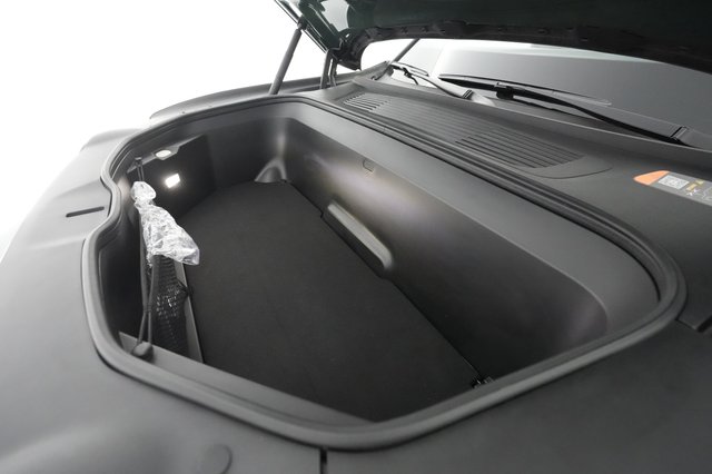 2023 Rivian R1S — photo 22 of 28