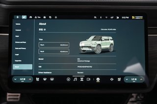 2023 Rivian R1S — photo 4 of 28