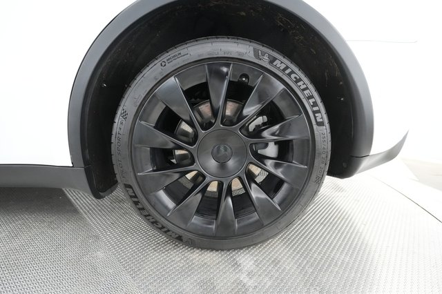 2020 Tesla Model Y — photo 15 of 36