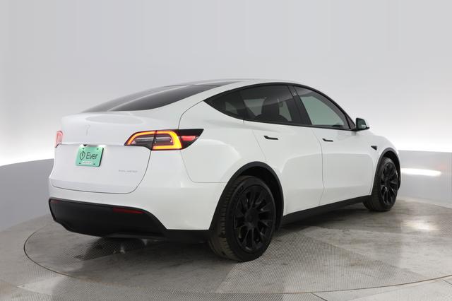 2020 Tesla Model Y — photo 2 of 36