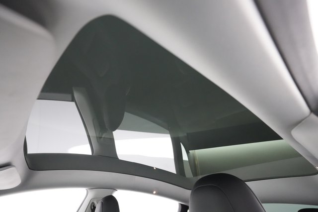 2020 Tesla Model Y — photo 26 of 36