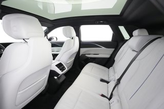 2024 Cadillac LYRIQ — photo 18 of 28