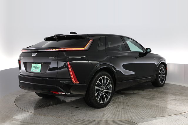 2024 Cadillac LYRIQ — photo 2 of 28