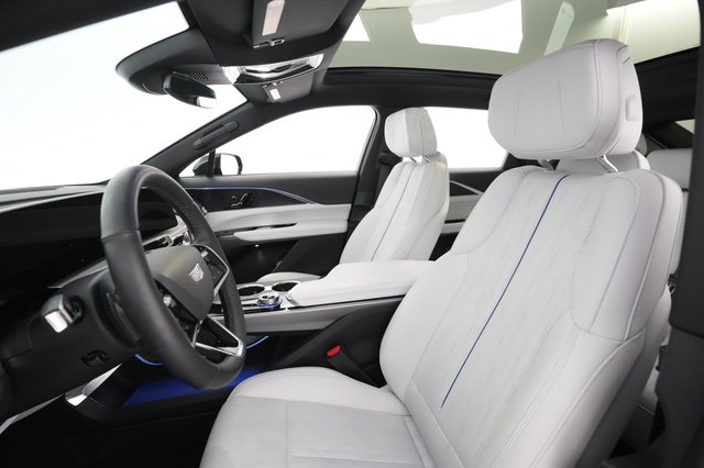 2024 Cadillac LYRIQ — photo 17 of 28