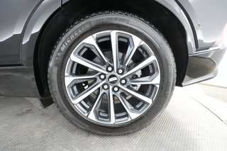 2024 Cadillac LYRIQ — photo 14 of 28