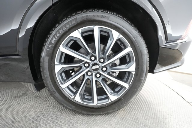 2024 Cadillac LYRIQ — photo 14 of 28