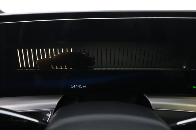 2024 Cadillac LYRIQ — photo 4 of 28
