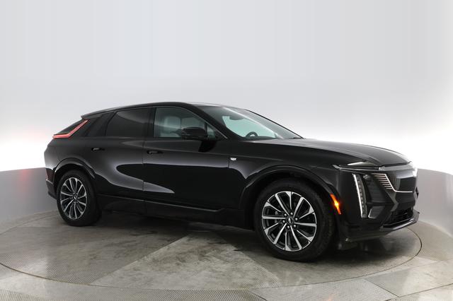 2024 Cadillac LYRIQ — photo 8 of 28