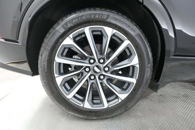 2024 Cadillac LYRIQ — photo 16 of 28
