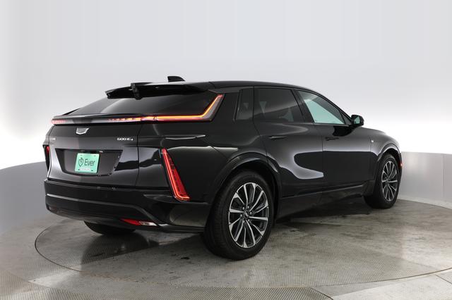2024 Cadillac LYRIQ — photo 9 of 28