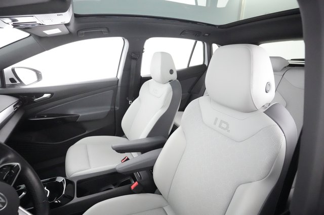 2021 Volkswagen ID.4 — photo 15 of 27