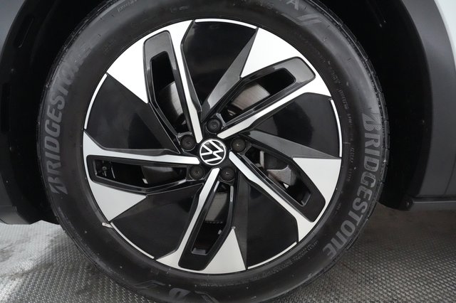 2021 Volkswagen ID.4 — photo 19 of 27