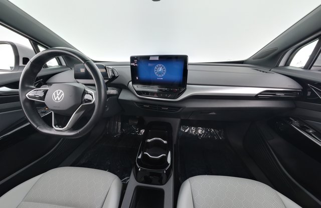 2021 Volkswagen ID.4 — photo 14 of 27