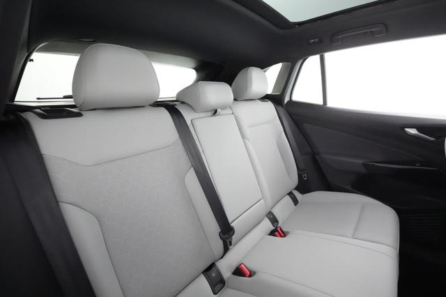 2021 Volkswagen ID.4 — photo 4 of 27