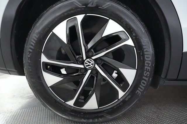 2021 Volkswagen ID.4 — photo 22 of 27