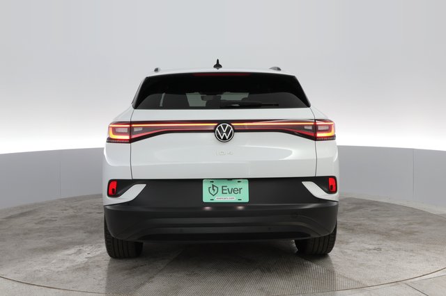 2021 Volkswagen ID.4 — photo 11 of 27