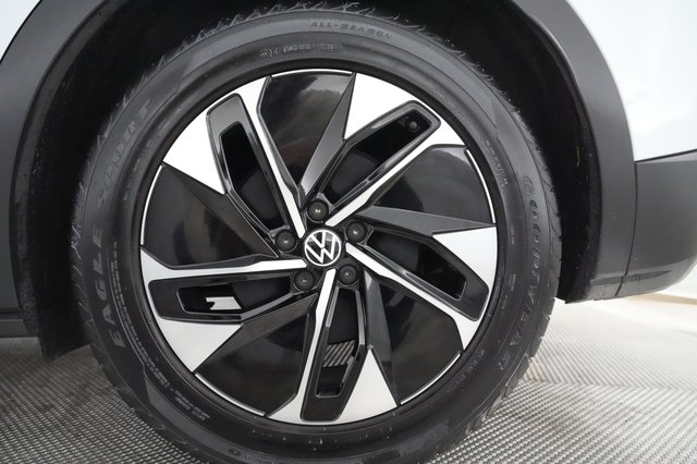 2021 Volkswagen ID.4 — photo 20 of 27