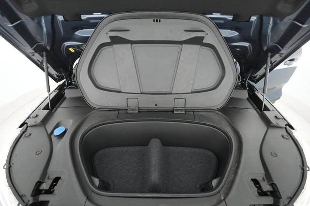 2022 Volvo XC40 Recharge — photo 25 of 32