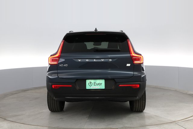 2022 Volvo XC40 Recharge — photo 11 of 32