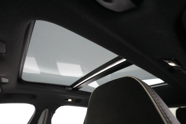 2022 Volvo XC40 Recharge — photo 26 of 32
