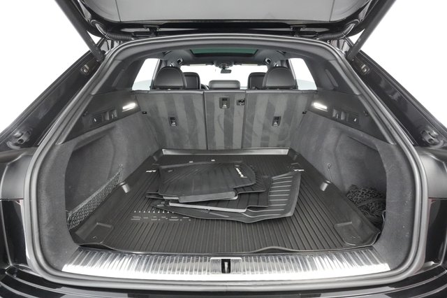2022 Audi e-tron — photo 21 of 28