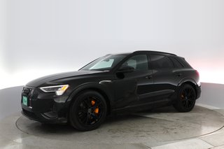 2022 Audi e-tron — photo 12 of 28