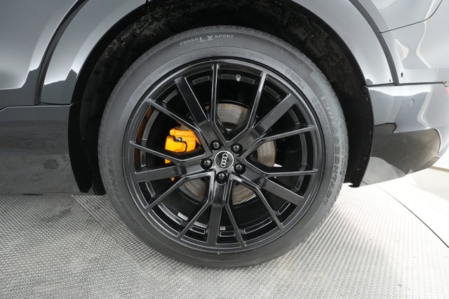 2022 Audi e-tron — photo 14 of 28