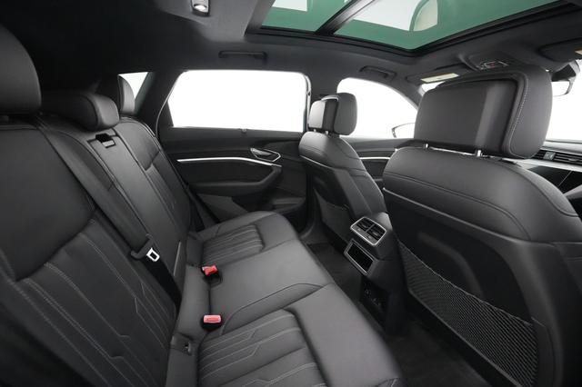 2022 Audi e-tron — photo 3 of 28