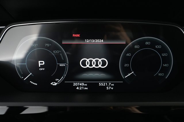 2022 Audi e-tron — photo 27 of 28