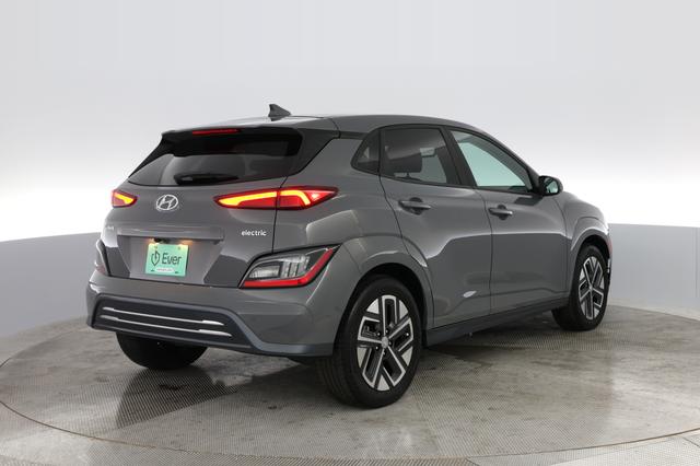 2022 Hyundai Kona — photo 2 of 20