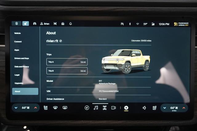 2022 Rivian R1T — photo 4 of 39