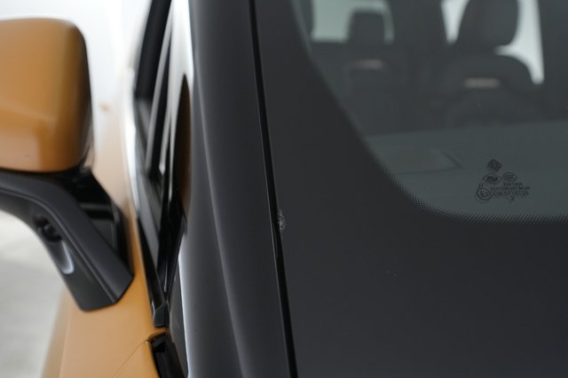 2022 Rivian R1T — photo 34 of 39