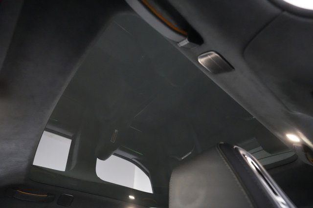 2022 Rivian R1T — photo 23 of 39
