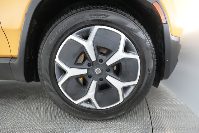 2022 Rivian R1T — photo 15 of 39