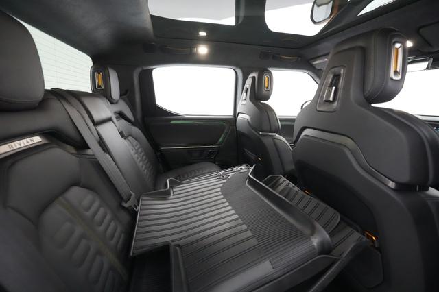 2022 Rivian R1T — photo 3 of 39
