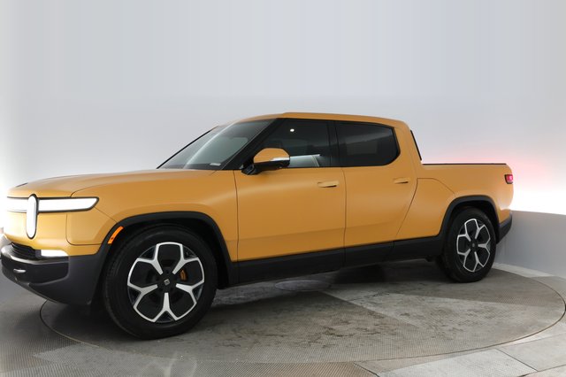 2022 Rivian R1T — photo 12 of 39