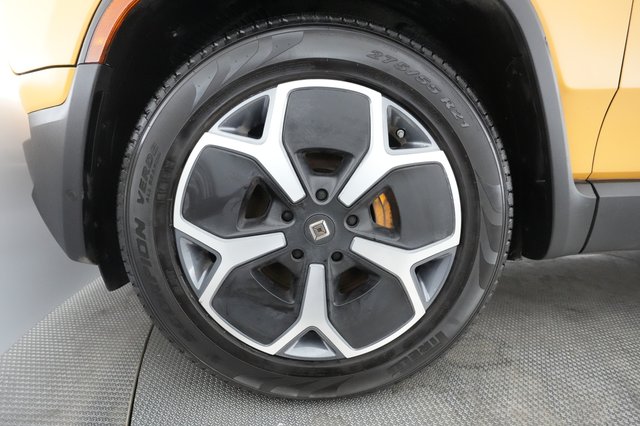 2022 Rivian R1T — photo 13 of 39