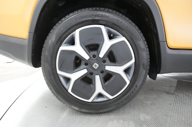 2022 Rivian R1T — photo 16 of 39
