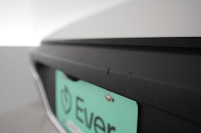 2022 Rivian R1T — photo 26 of 28