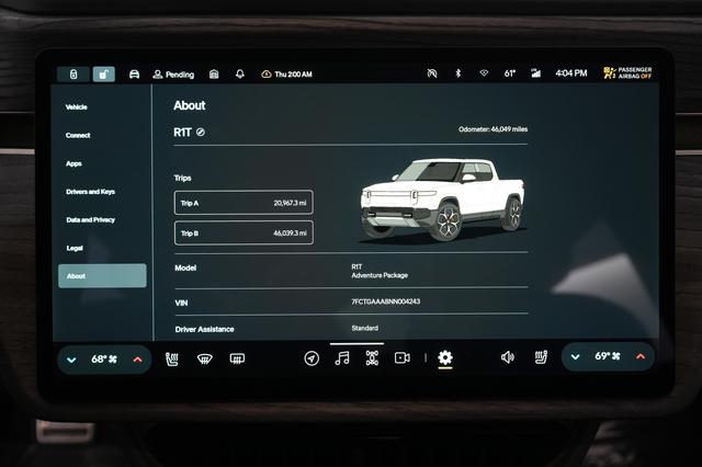 2022 Rivian R1T — photo 4 of 28