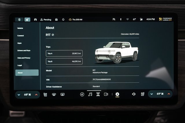 2022 Rivian R1T — photo 4 of 28